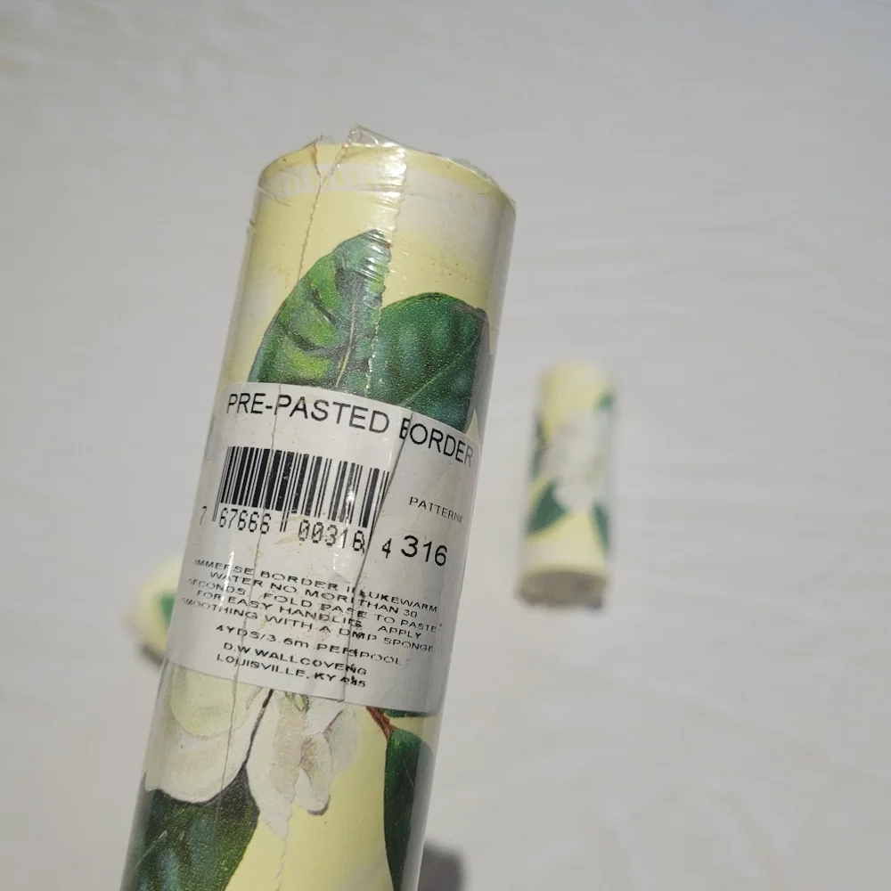 Floral Wallpaper Border with Green Leaves Gardenia Flower 4 Yards Pre Pasted